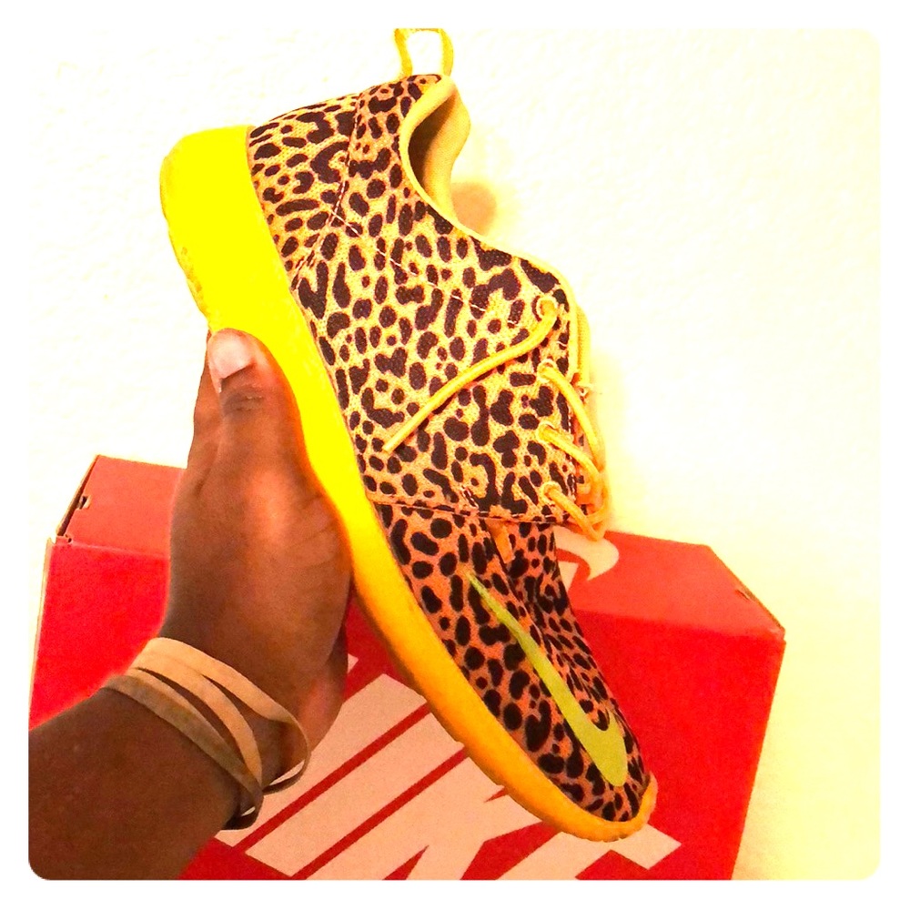 Leopard print roshes
